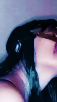 24 Squeeze Me in Gloryhole - Leila