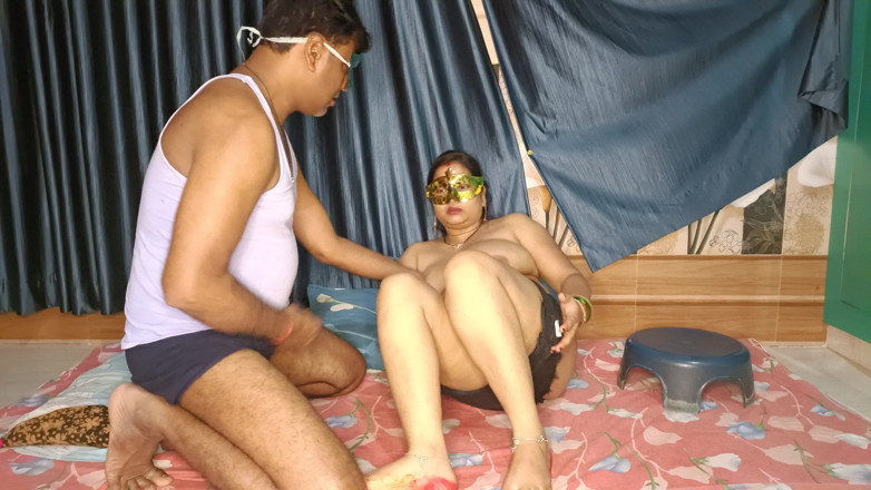 Desihoneycouple: Hot Pooja Bhabhi Fuck with Husband and Dildo