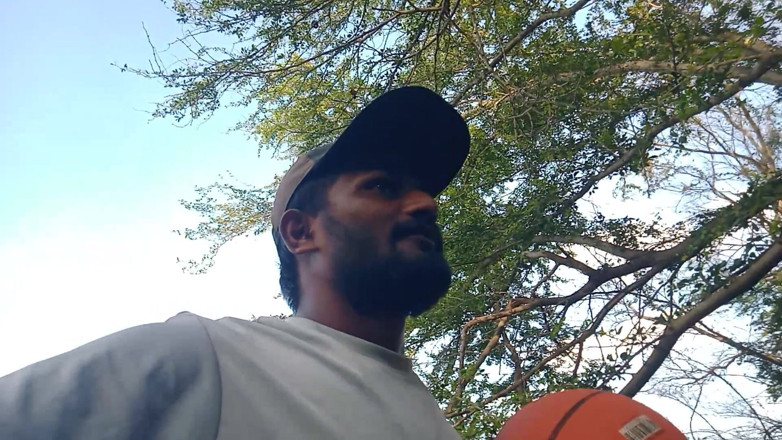 KUMBHA MANOJ KUMAR: Xhard - Dragon India prima călătorie străină pentru prieteni
