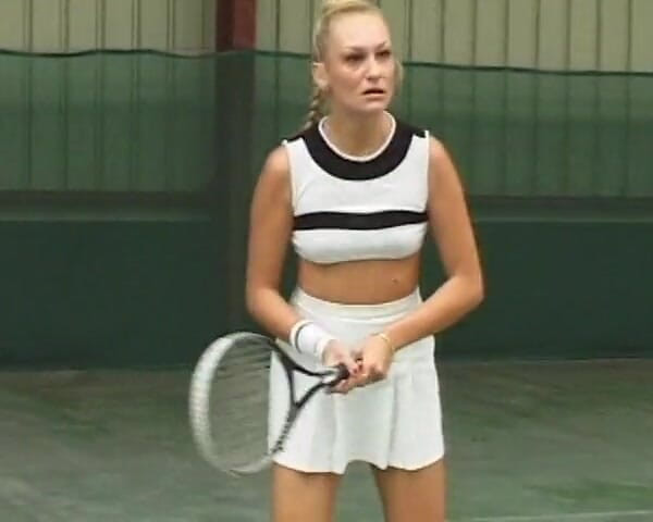 Videos Francaises: Tenniste francesi di alta classe scopata duramente in un'orgia anale...