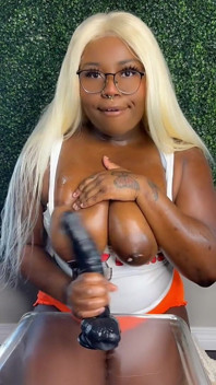 Ölige hooters kellnerin tittenjob