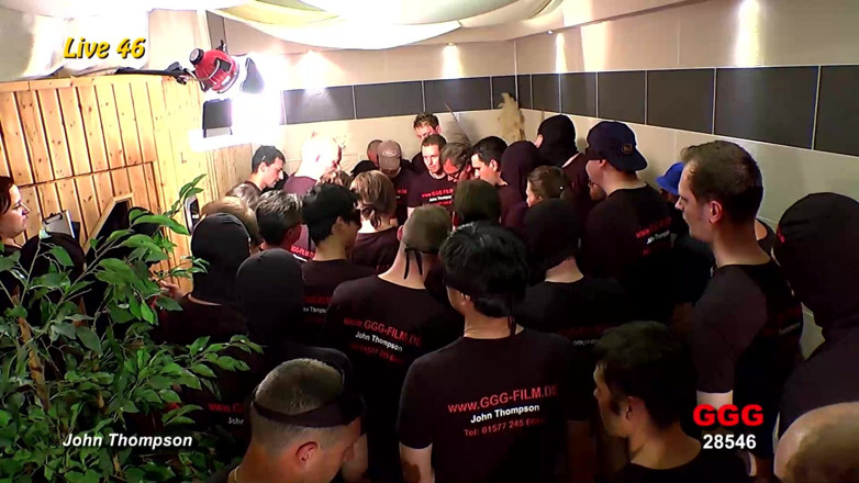 Gang Bang Germany: Збуджені повії відтрахані в груповусі 10 хлопцями, які отримують камшот на обличчя