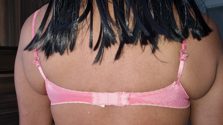 Only bras: Un Clasico Bra Vs De Satin, Con Tetas Puntiagudas