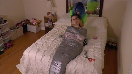 Selfgags classic: Je transforme Alex en maman