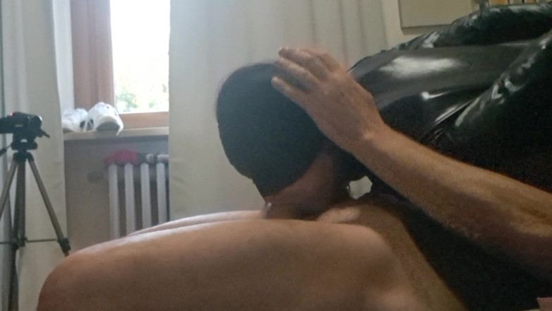 LauraOnHeels: 정액 삼키는 MILF 역 입으로