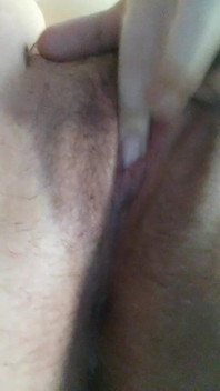 Masturbiere meine nasse, fette muschi