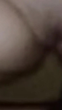 예기치 않게 내 배다른 여동생 처녀 쪼이는 보지를 따먹었어