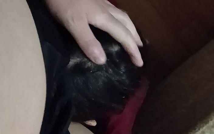 Lesbian-candys: Aku jilat memek bu guruku dengan toket besar ini dengan...