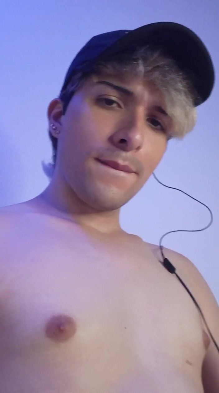Diego_latinboy: Hot Blonde Twink Gay Big Dick Jerking off