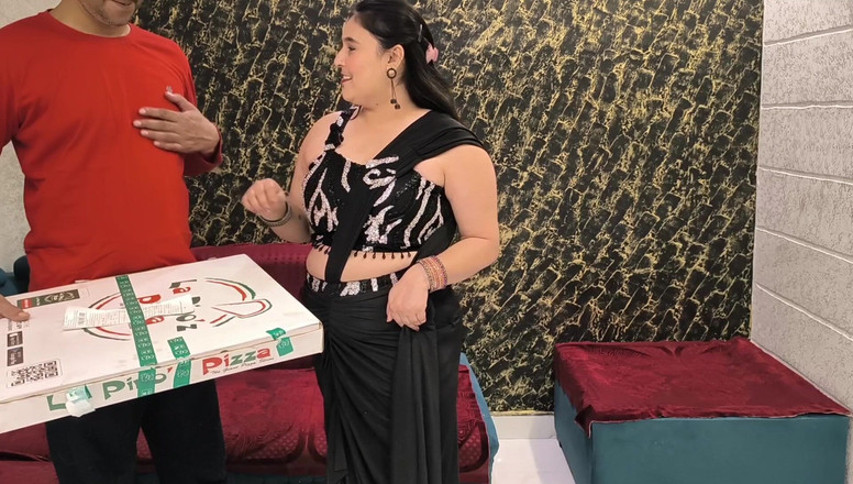 Desi chudai hub: Ragazzo che consegna le pizze scopa signora indiana per la...