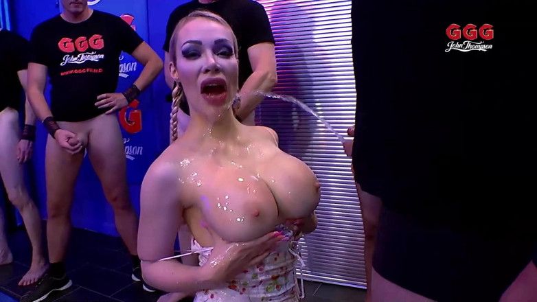 GGG John Thompson Studio: Ggg John Thompson - rociado desde todos los lados