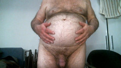 Coach Karl dude lodge: Tränare Karl mage och bröstvårtan gnugga