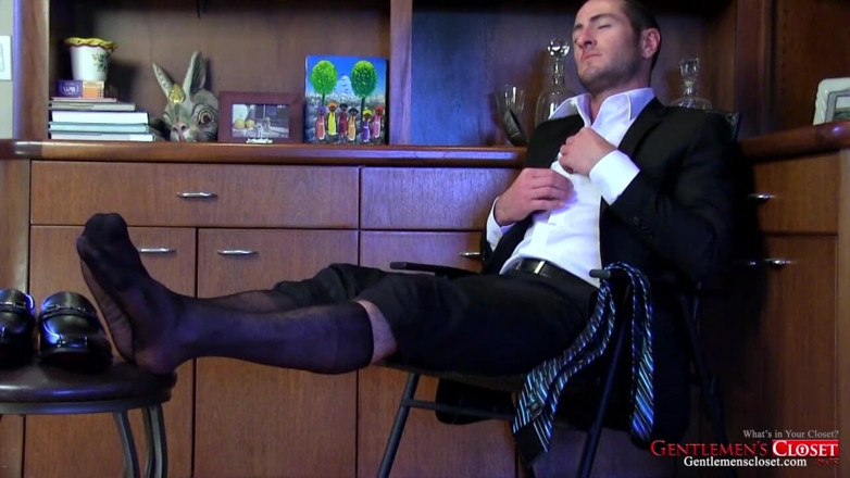 Gentlemen's Closet: Brad Rose 01