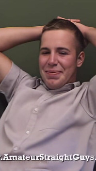 कुंवारे सीधे आदमी Jamie वीर्य निकालती है जबकि उसकी गांड की जीभ चुदाई होती है