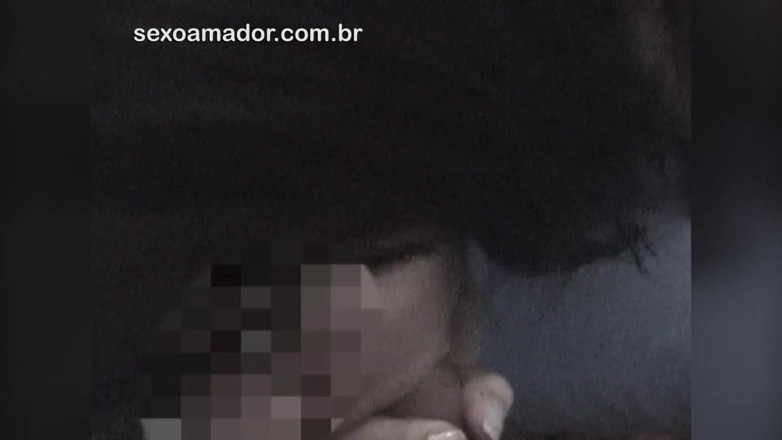 Amateurs videos: Morena caliente chupa la polla de buena gana y da...