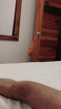 Enorme pau destruindo a boca