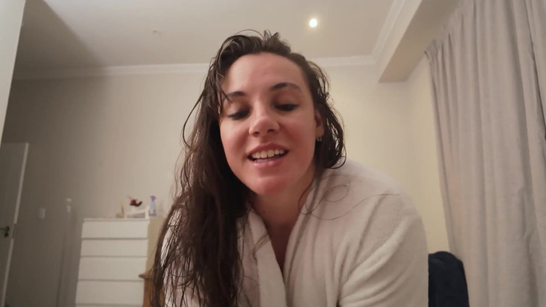 Stacey Reid: POV mamuśka macocha z dużym tyłkiem trzyma go w i...