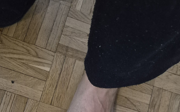 ChubbyDaddyBearLuka: Der Behaarte Und Dicke Bär Hat Sehr Schmutzige Füße