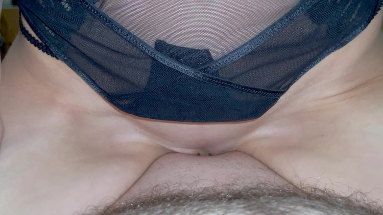 French Skinny: A jovem francesa magra é fodida por um pau grande no...