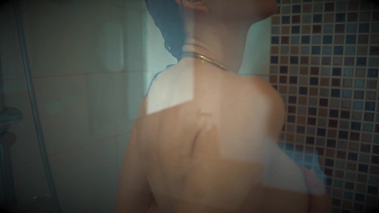 Piper Blush: Was het allemaal weg in een warme douche met Piper