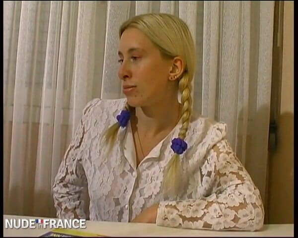 La France a Poil: นักศึกษาสาวผมทองคนนี้อยากเล่นหนังโป๊มากกว่าเรียน ไม่มีปัญหา