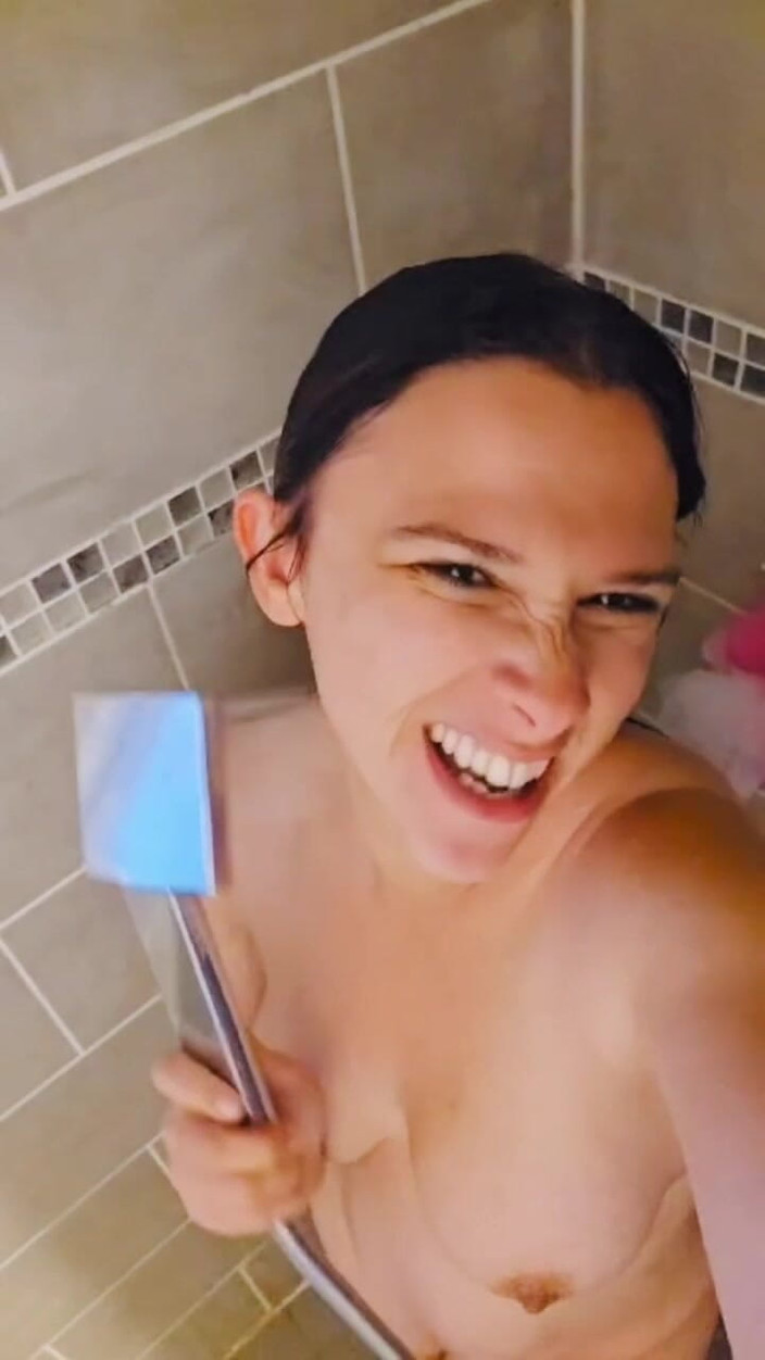 chienne sophia: Večerní sprcha. Chienne Sophia