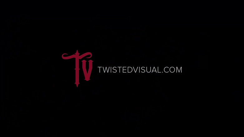 Twisted Visual: Asian hottie dostaje dwa duże i grube czarne kutasy