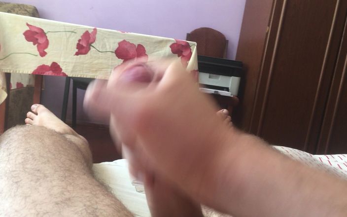 Hot Playboy: Мужчина мастурбирует, слишком много спермы, большой хуй