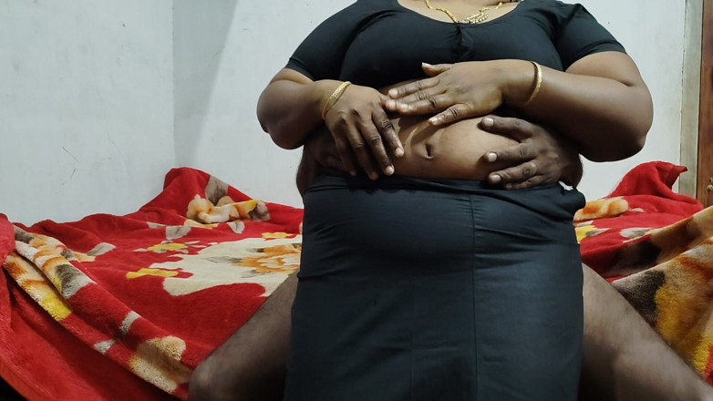 Santhi89: Indian Aunty Fucking in Husband Friend of Home