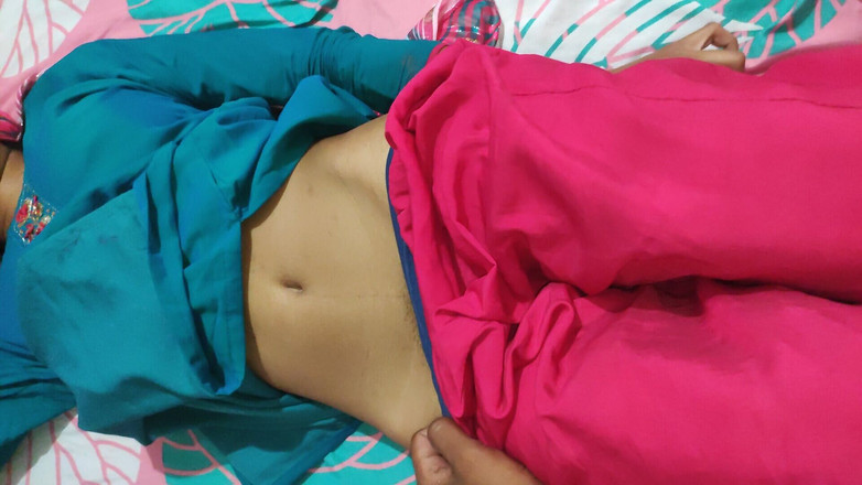 Gini272: Nueva novia india follando duro en la habitación con audio...