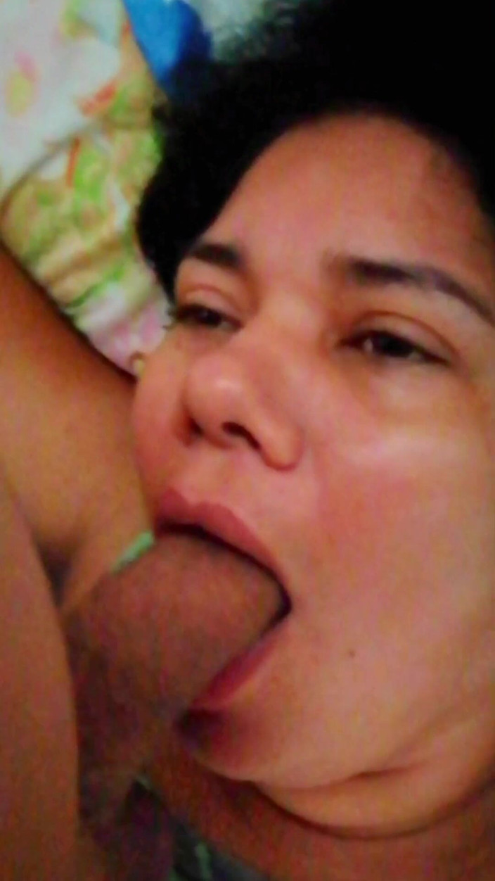 Valkyrie and Luigy Couple: Heerlijke pijpbeurt van deepthroat Valkyrie