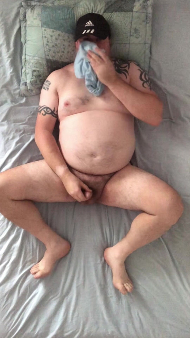 Birdseye View as I Mastibate and Cum (Uktattooedchub)