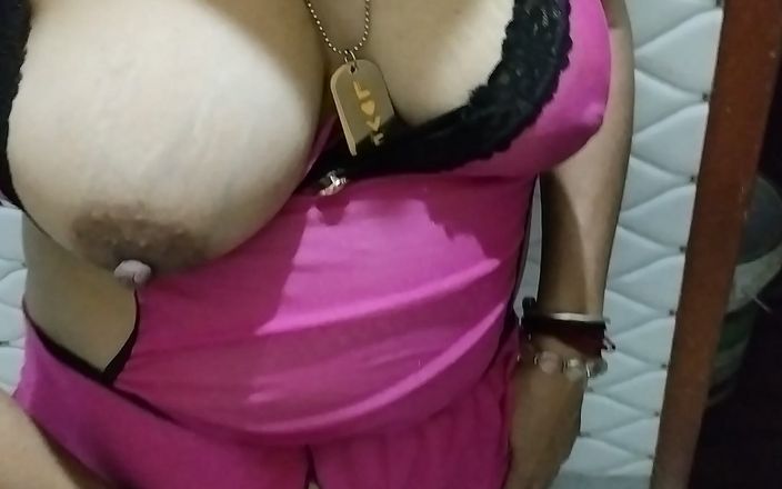 Anar Kali: 辣妹在浴室里抚摸她热辣的阴户乳头奶子舔尿液
