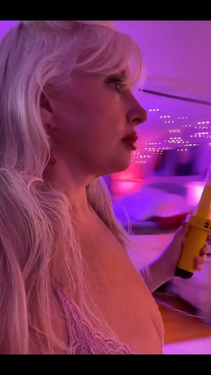 PaintedRose: Přerušení stinkbugus