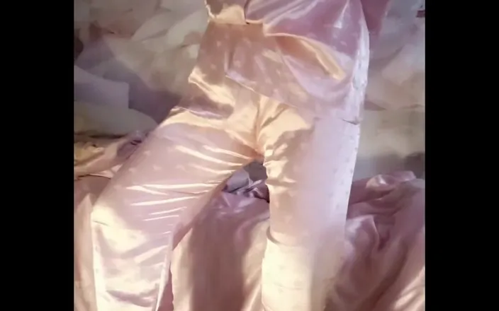 FrauleinP: Legs Shaking From Embarrassment... What if Someone See Me Peeing...