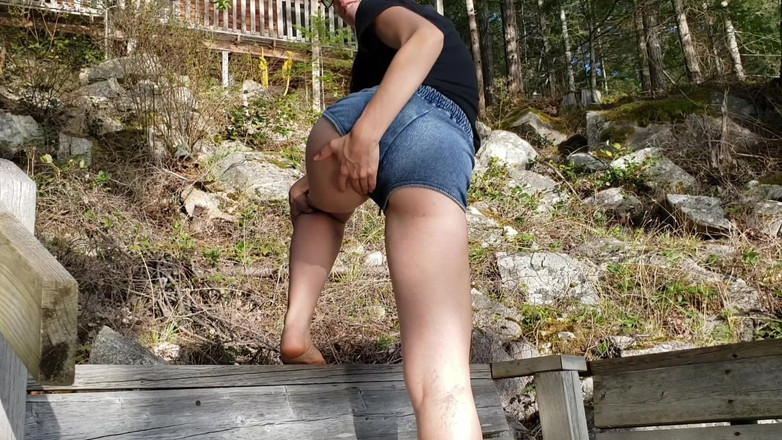 Nerdy_faery: 쓰레기 통, 부두 및 공중 화장실에서 오줌 모험