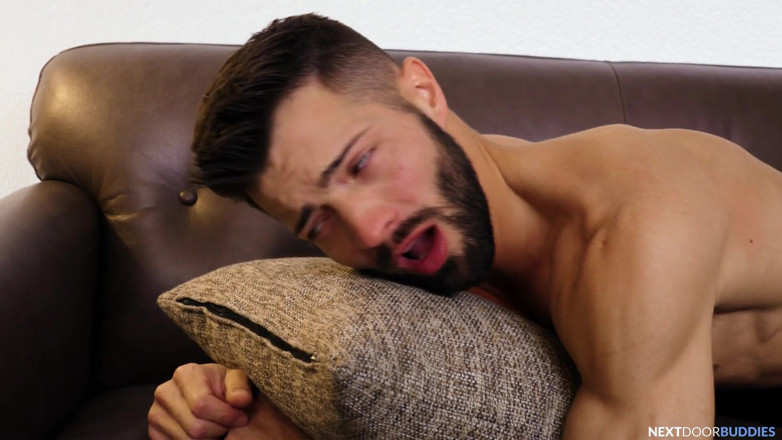 Next Door Studios: NextDoorBuddies - Sexy jock Casey Everett creampie