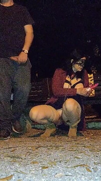 Controlada E Com Coleira Em Leggings E Botas Altas
