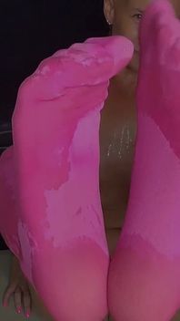 Messy Self Pee Golden Shower on My Face in Pink Stockings