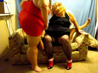 BBW nurse Vicki adventures with friends: Nurse Vicki and Angie in double face sitting squashing video