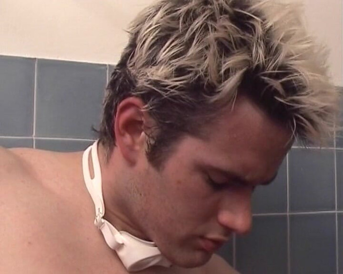 Videos Francaises: Adi tiri rambut merah asal perancis lagi asik mainin dua