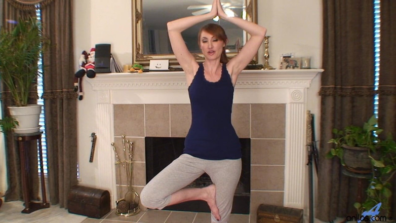 Anilos: Pussy Stretching