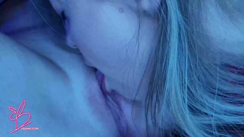 Elana Bunnz: Girl on Girl Hott Lesbian Play