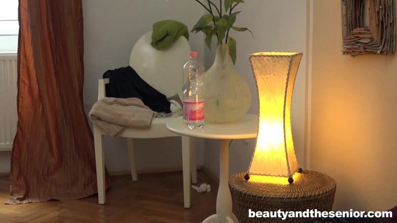 Granddadz: Cycata Daisy Lee, blond gwiazda porno piękna zostaje zerżnięta przez...