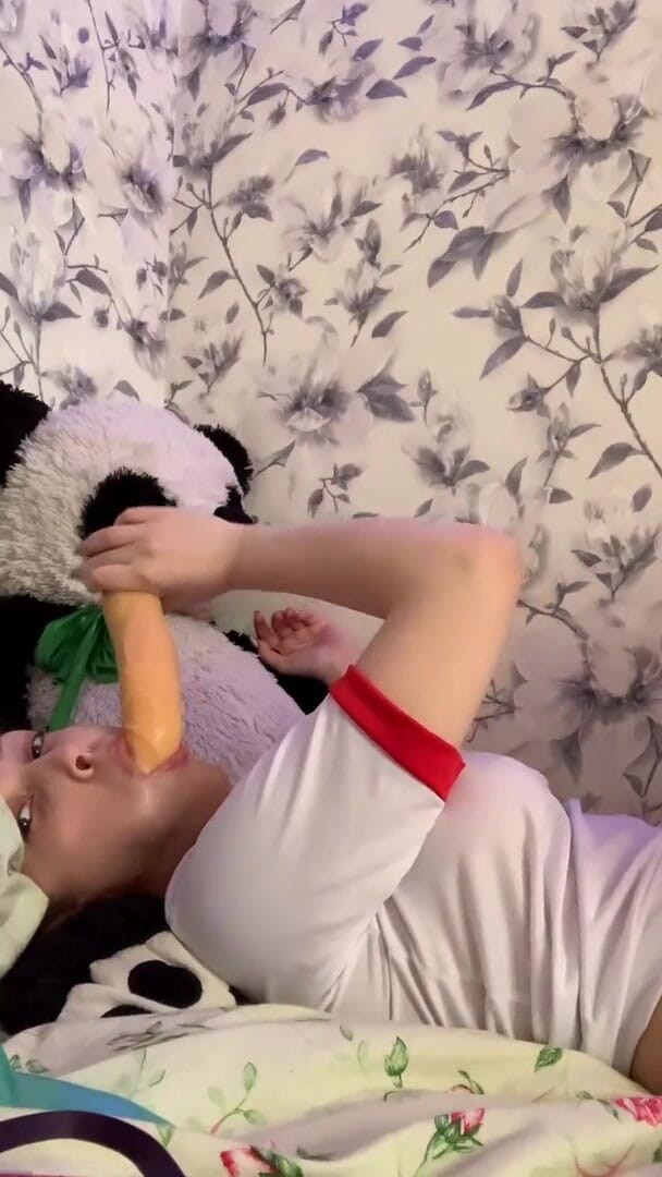 SashaSweet69: Mamada en consolador y follada de tetas