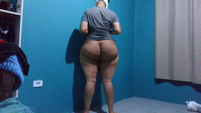 Sissy sapeca studio: Tranny berpantat besar