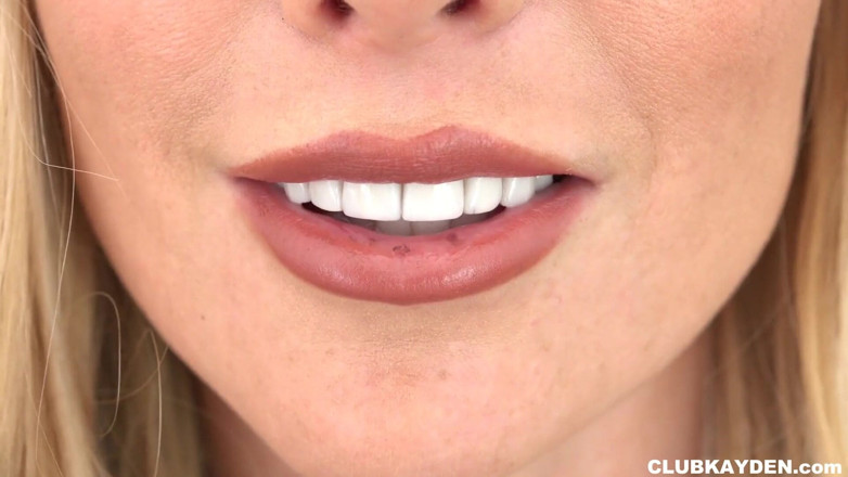 Kayden Kross: Kayden Kross cu futai anal cu vedere la persoana 1