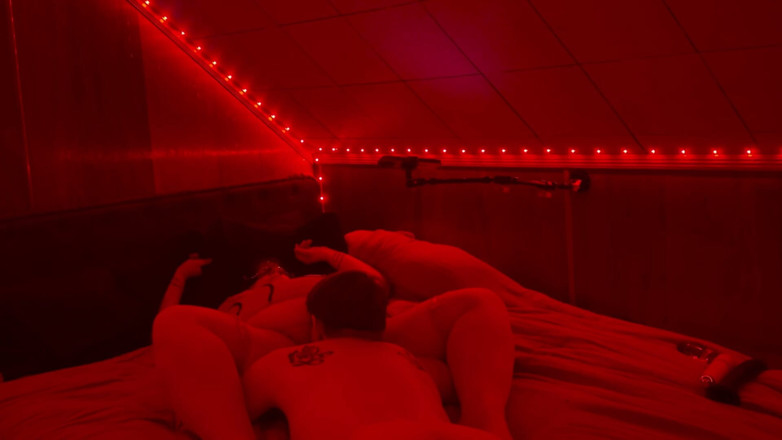 SinfulShadows: 따먹히는 Sinful의 보지, 후장 대박 사정