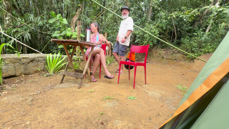 Gabi SweetCouplesStories: Mulher safada faz um boquete e cavalga um estranho no...