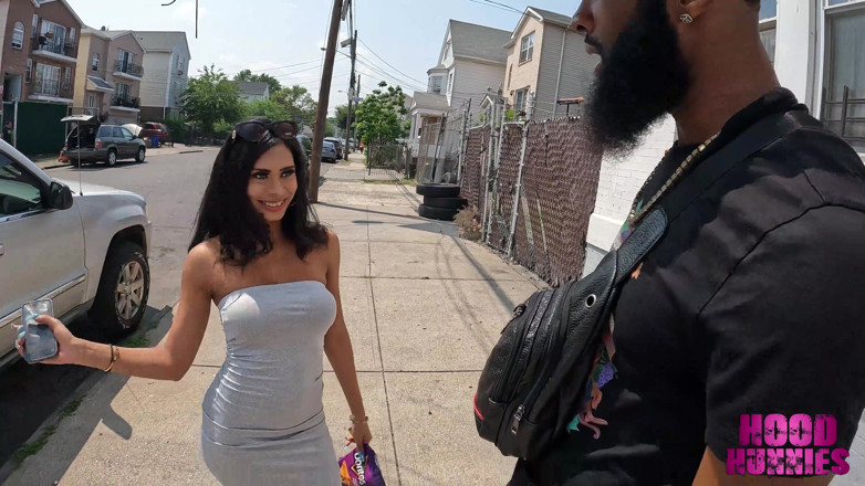 Hood Hunnies: Grande problema encontra Rosa Exótica no Bx